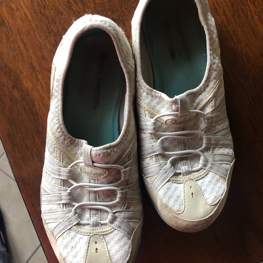 Sketchers Slip on